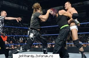edge vs. triple h vs. jeff hardy - motn. a avut spot-uri misto, tensiune maxima, cam tot ce ii