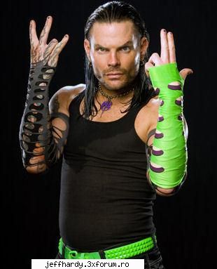 la survivor series din echipa: jeff hardy, triple h, matt hardy, kane şi rey misterio, numai
