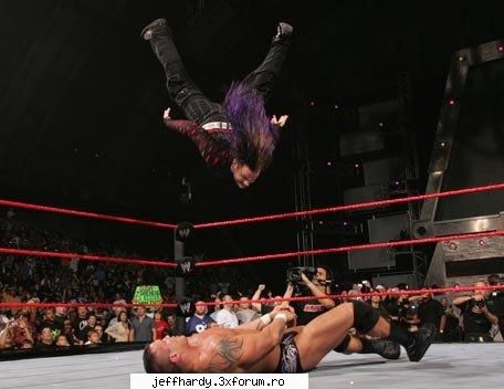 �n ring - �n ring * Manevre de final o Swanton Bomb - Despre Jeff Hardy!